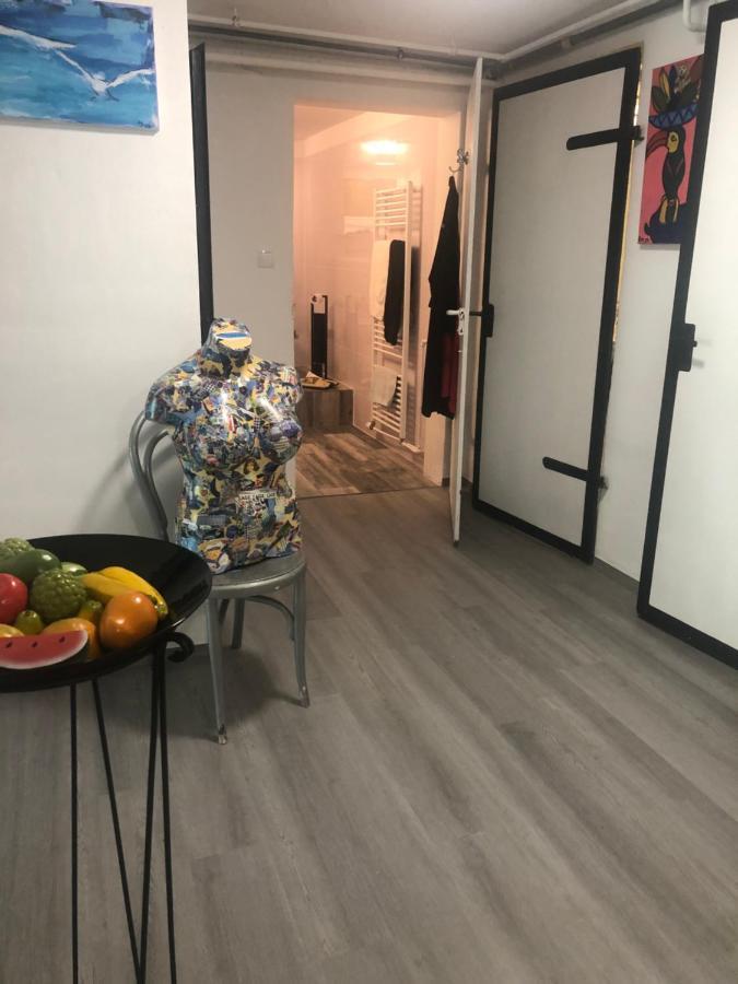 Hannahs Apartment
