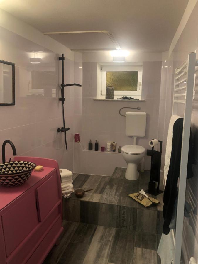 Hannahs Apartment